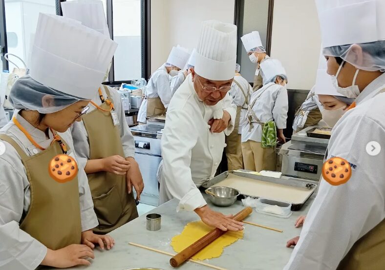 製菓１年生の洋菓子実習