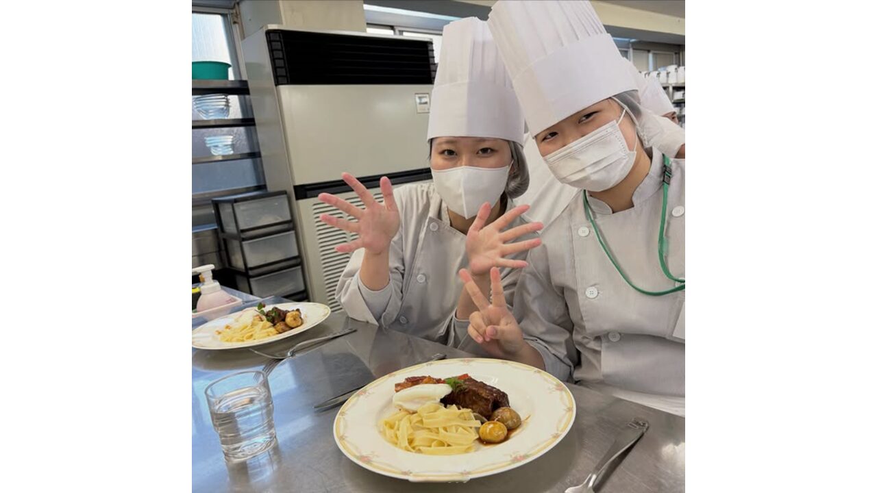 牛バラ肉の赤ワイン煮