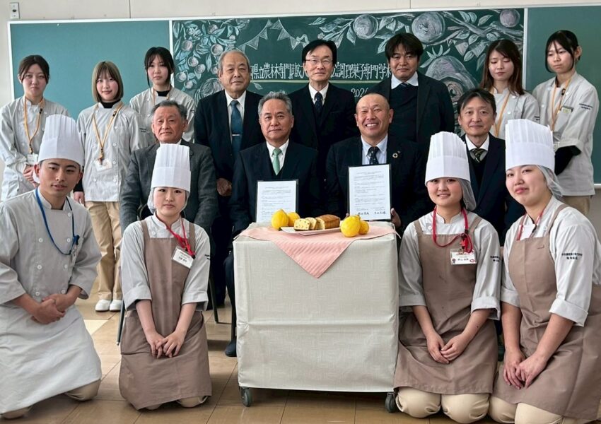 学生たちも一緒に記念撮影📸