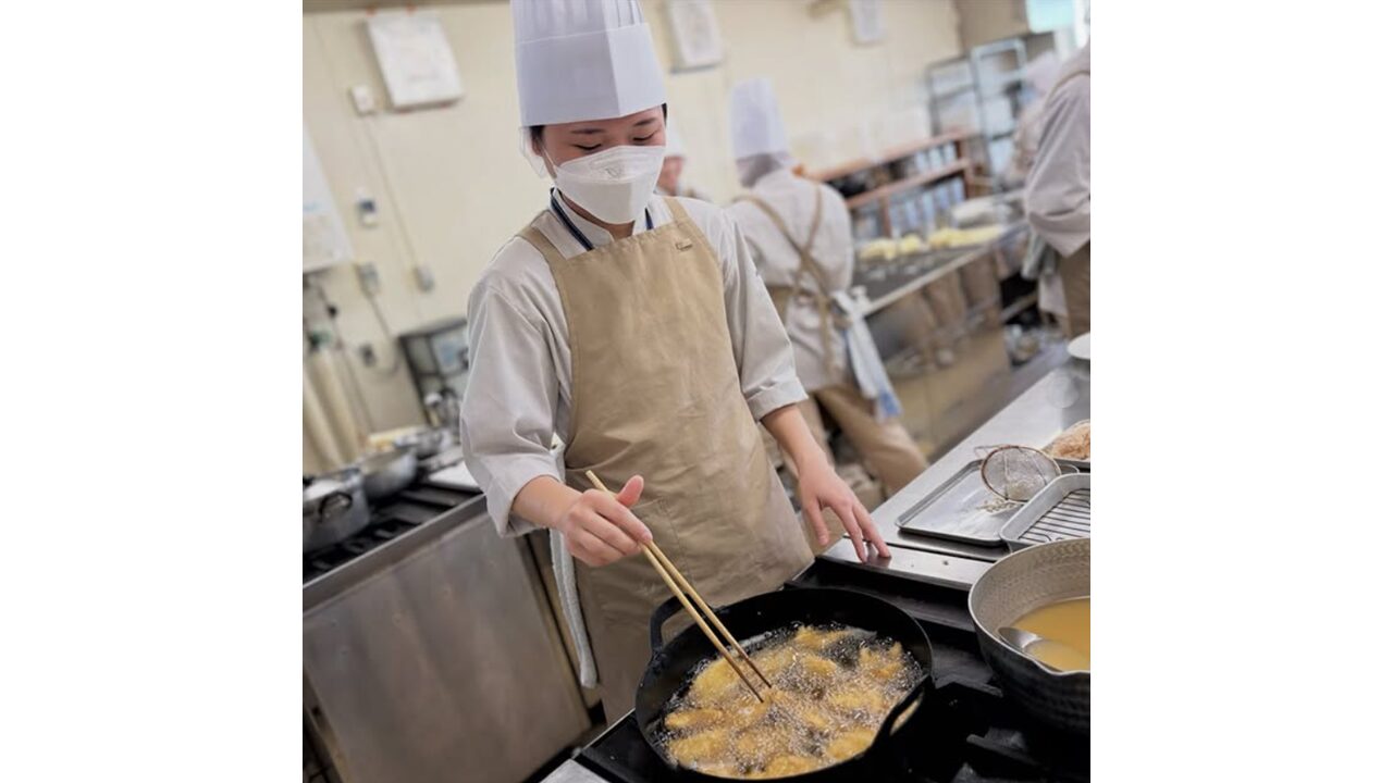 製菓2年生の調理実習